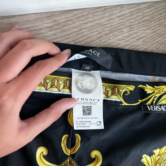 Versace Medusa Renaissance Print Leggings - Picture 6 of 7